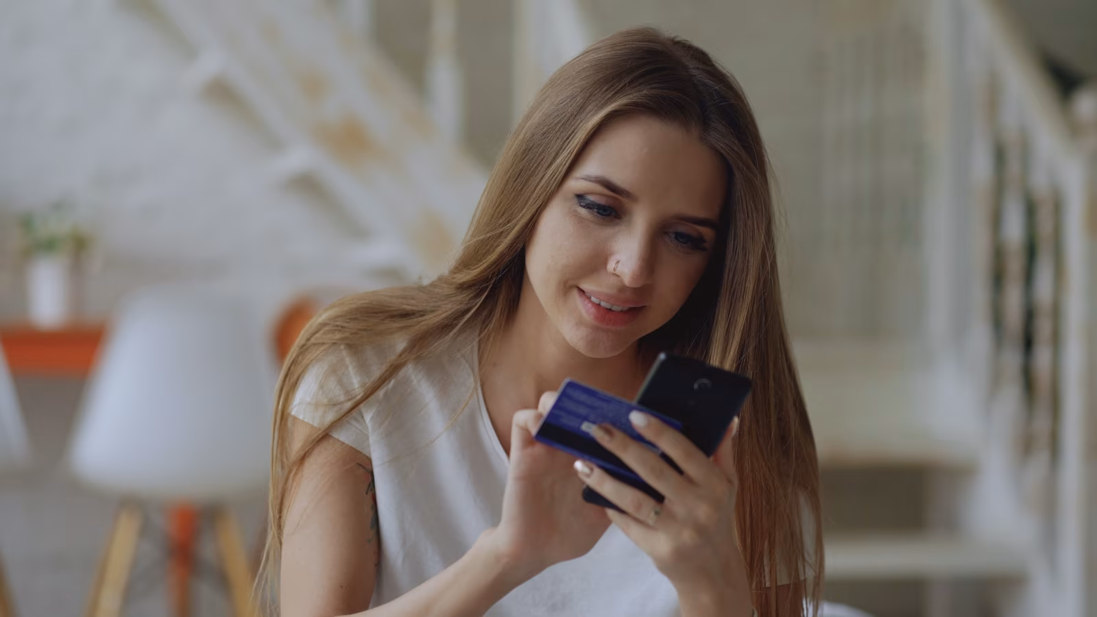 Pagamento digitale tramite smartphone e carta